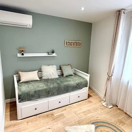 Appartement T3 6 Personnes De 60m2 Au Coeur De Ville, Terrasse Et Parking Gratuit